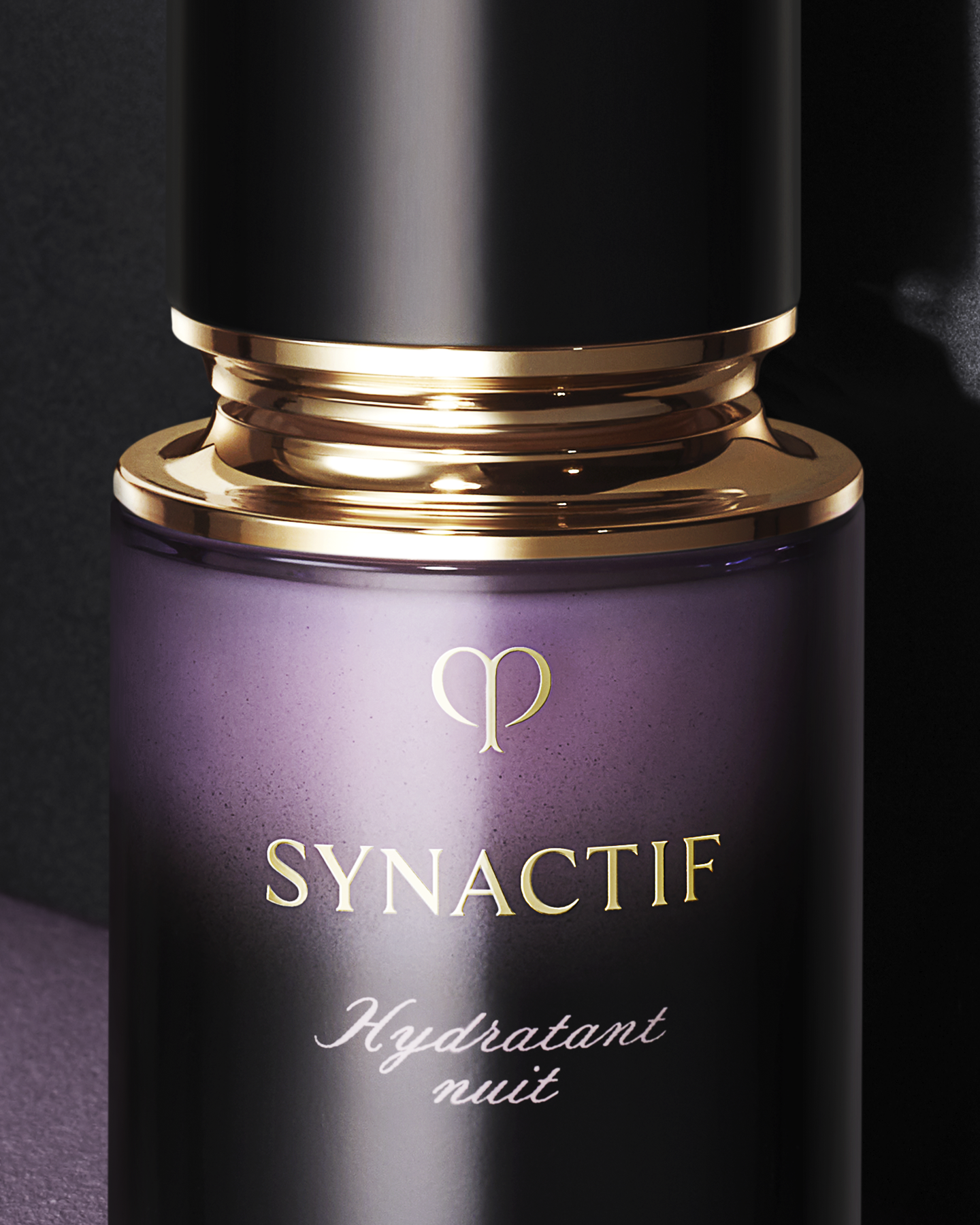 Photo of a close-up of the SYNACTIF NIGHTTIME MOISTURIZER bottle with a glossy gold ring and central gold brand logo, in an elegantly finished container.